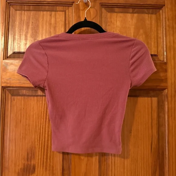 Tilly’s XXS V-Neck Ribbed Mauve Crop Top - Picture 4 of 4